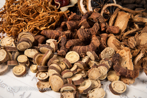 中藥材 傳統(tǒng)與現(xiàn)代的智慧結(jié)晶